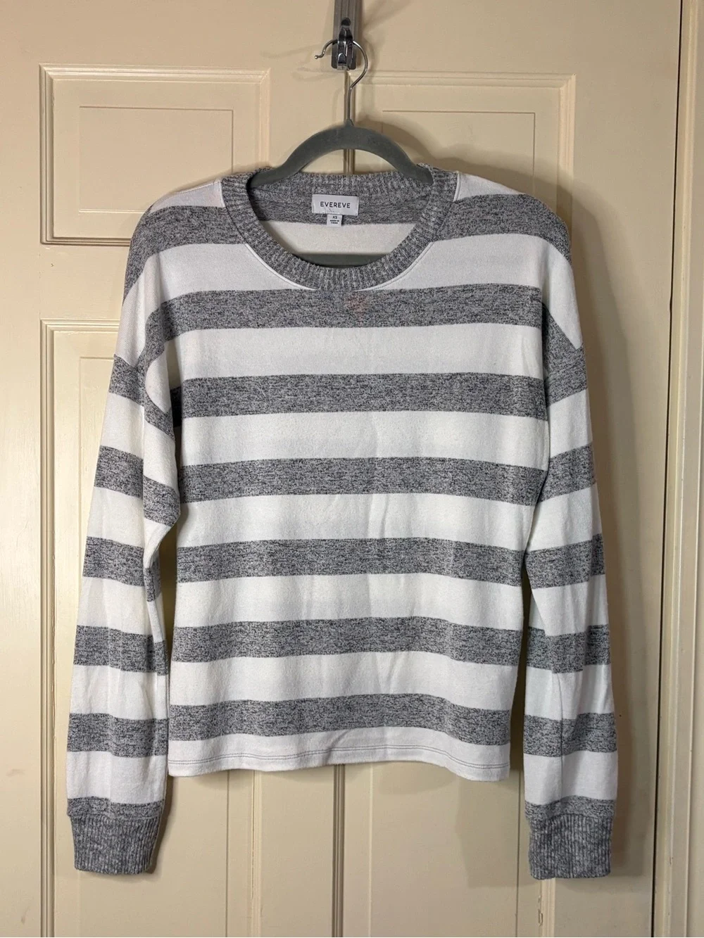 EVEREVE Gray And White Striped Long Sleeve Lightweight Sweater  Women's Size XS